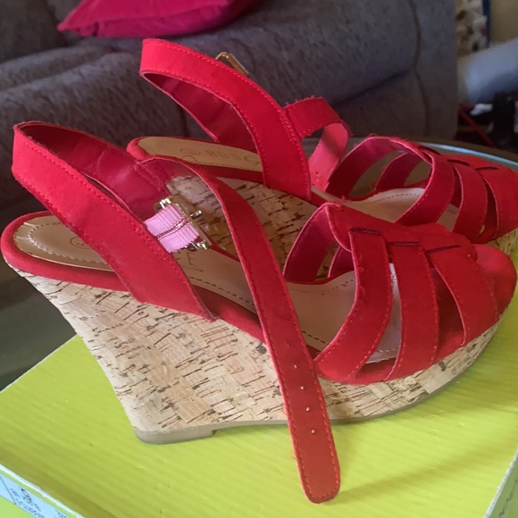 Red Rouge wedges - Picture 2 of 3